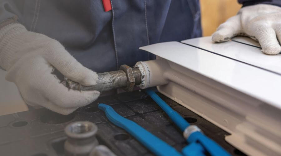 Expert burst pipe repair services in Weldon, IL